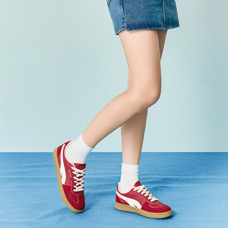 [Christy Shoes] BOSTANTEN Sepatu Kets Ringan dan Nyaman – Desain Kasual Anti Selip Warna Krem & Hitam